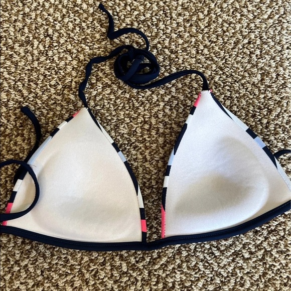 Triangle push up Bikini top chevron size xs/s no tag - Picture 4 of 4